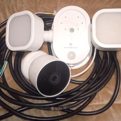 Google Nest Cam & Wassertein 3-in-1 Floodlight Base for Nest Cam