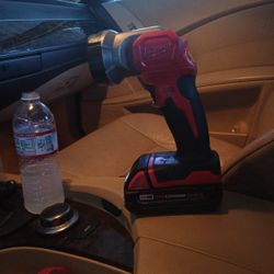 18v Milwaukee  Led Work Light With M18 Red  Lithium Battery