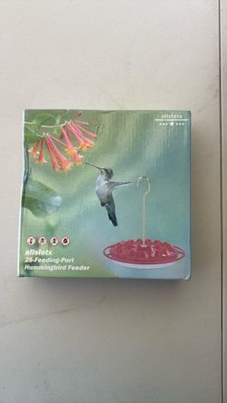 Hummingbirds feeder