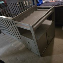 baby crib 