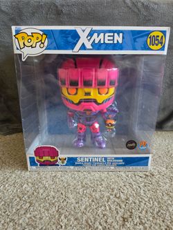 Funko Pop! Jumbo: X-Men Sentinel with Wolverine Previews Exclusive (Black Light Chase)