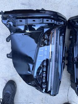 2025 OEM Cadillac Escalade Headlight Left Right Side Oem