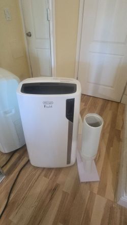 Portable air conditioner by De’Longhi Pinguino model PAC EL275HGRKC-1A WH. 12500 BTU in excellent working condition