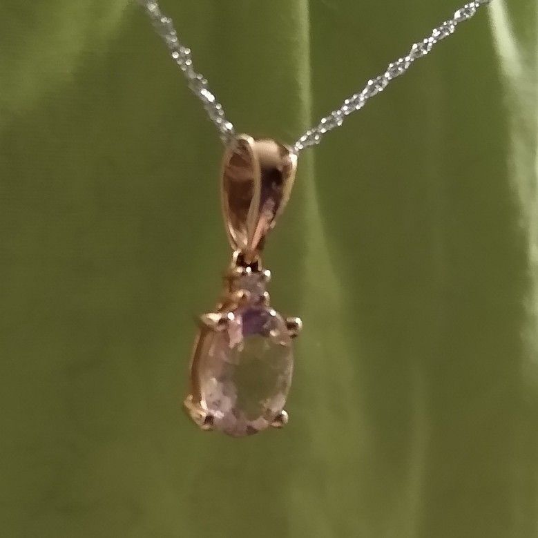 New In Box 10k Gold Genuine Diamond π Morganite Necklace For Valentine's Day π!