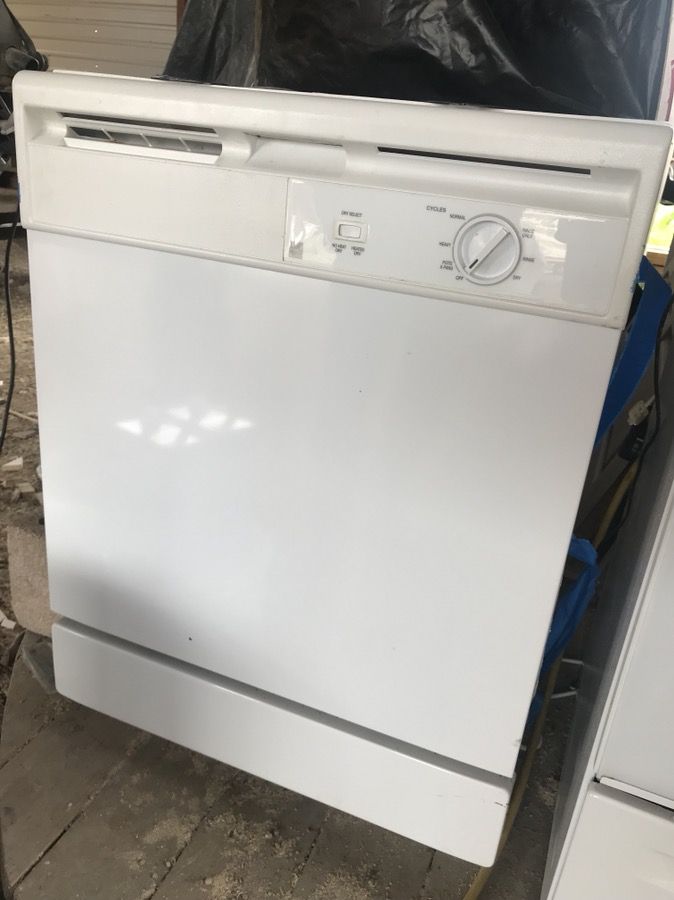 LIKE NEW IKEA KITCHEN APPLIANCES