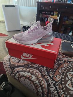 Nike Court Vision Size 6 1/2 Women