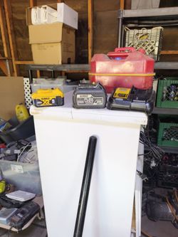 DeWalt 20 volt 5ah battery also DeWalt Flex volt 20 volt/60 volt 6ah battery and charger