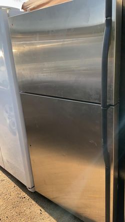 Kenmore Top Mount 27" Apartment Size Stainless Steel Fridge
