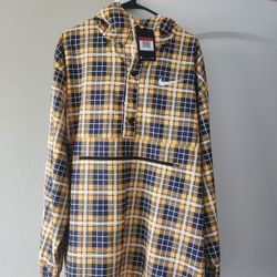 New Never Worn 2017 Nike Raincoat/Jacket 