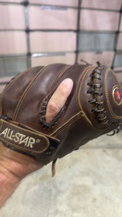 Women’s catchers mitts