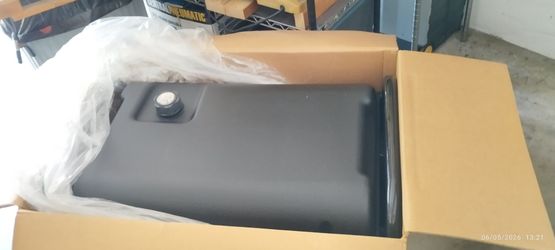 New,Honda Com'l generator, 8125 Max watt, 6500 Running watt