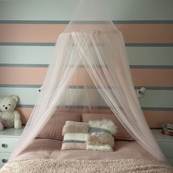 Canopy Over Girls Bed 