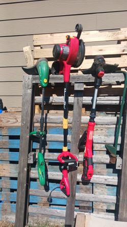 Lawn Edger / Trencher.
String Trimmers.