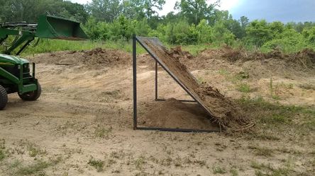 Dirt screen from rock