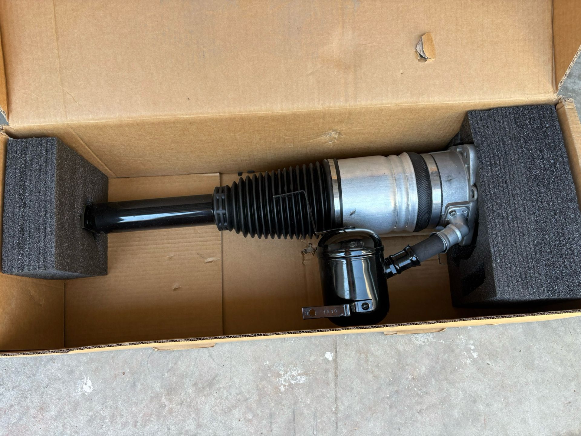 Rear Left Air Suspension Shock Strut for Audi A8 A8L S8 D3 4E Quattro 2002-2010