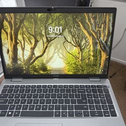 Dell Precision 3580 Intel I5 15.6”