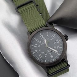🧭 ⌚✨Timex Expedition Date Watch Black Dial and Matte Case|Olive Green NATO Strap – Excellent Condition⌚✨