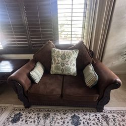 2 Matching Loveseats 
