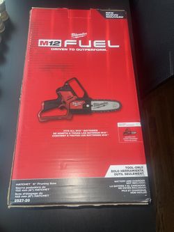 Milwaukee M12 Pruning Saw