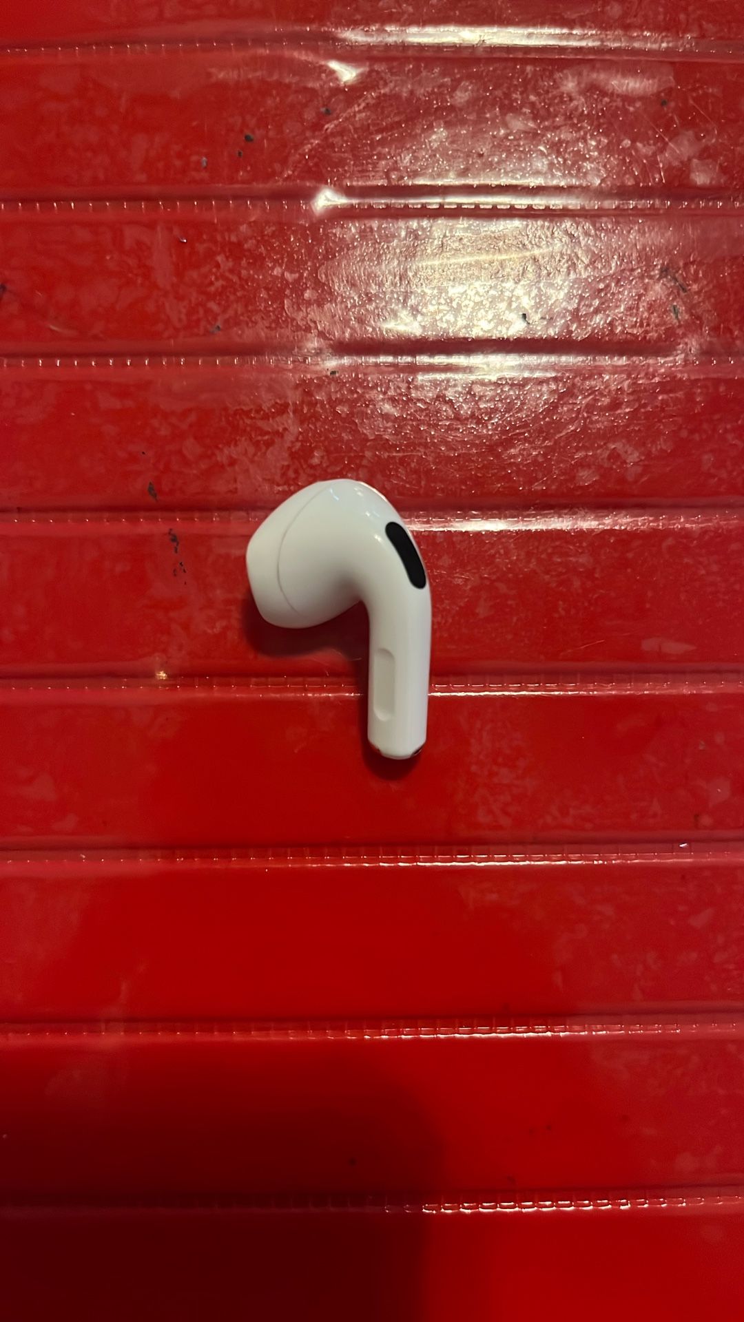Left Air POD 4