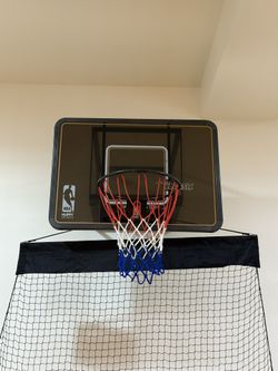 Basketball backboard