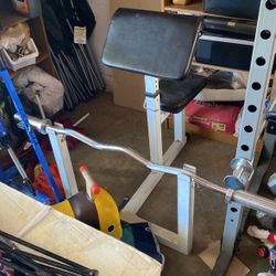Preacher Curl Machine With Bar