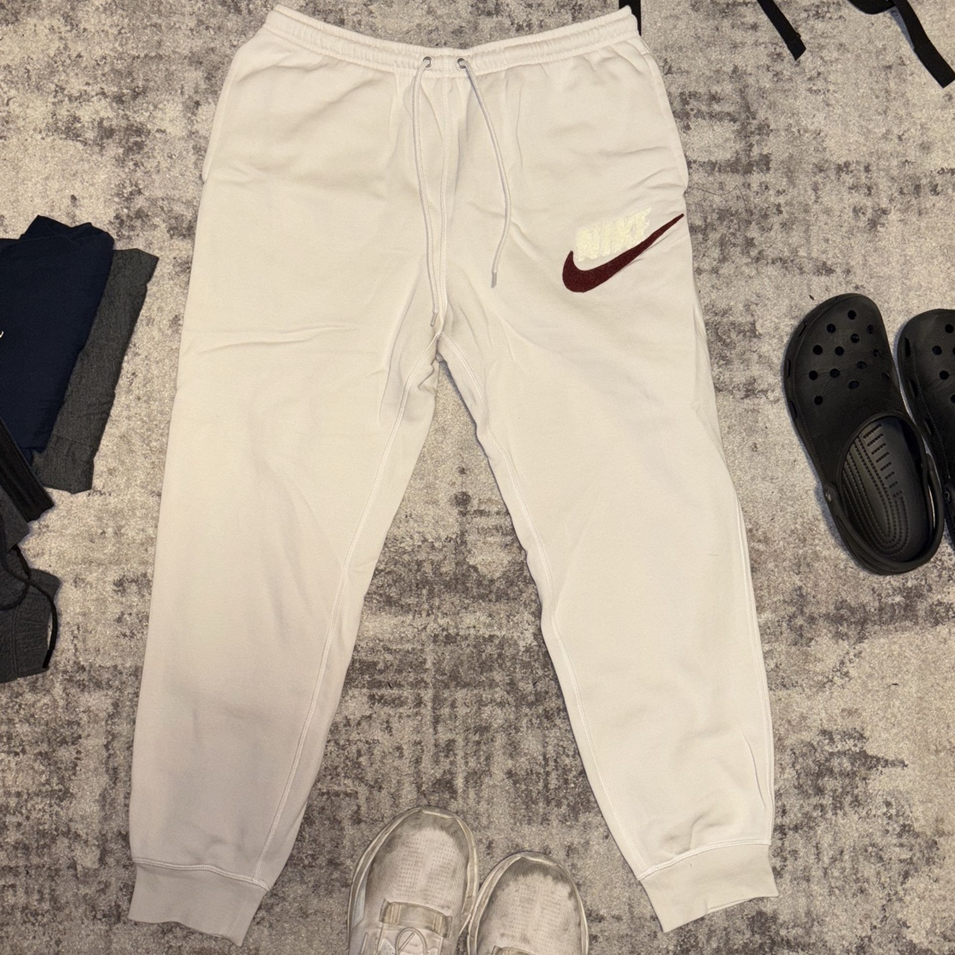 Nike Men's Club Fleece Brushed-Back Chenille Futura Joggers