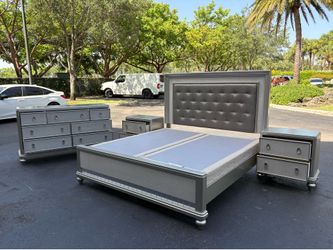 Beautiful Bedroom Set King Size Solid Wood Silver Color In Excellent Condition by Sofia Vergara