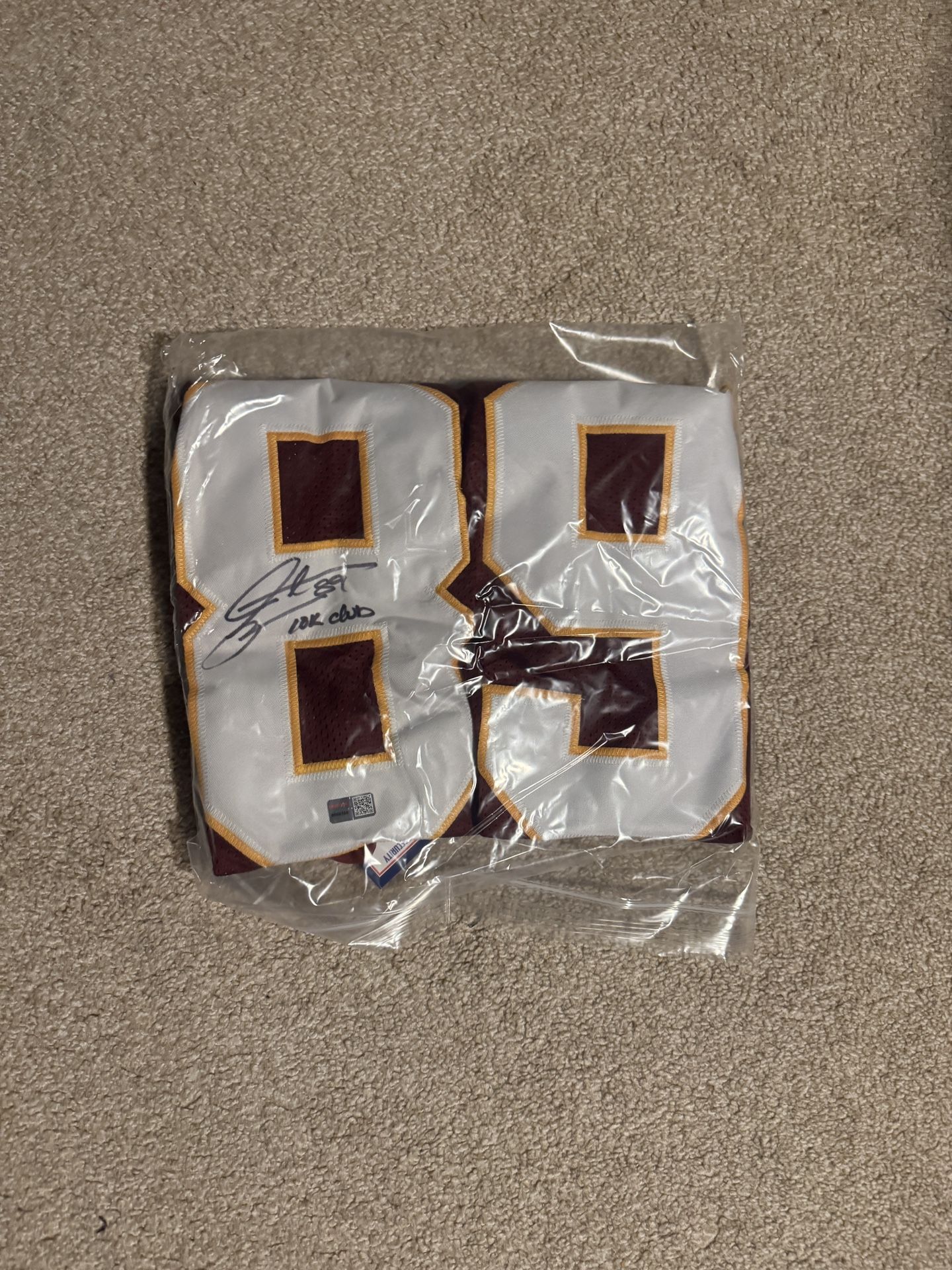 Santana Moss Signed Jersey