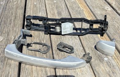 2004-2008 Chrysler Crossfire Exterior Front Right Door Handle OEM