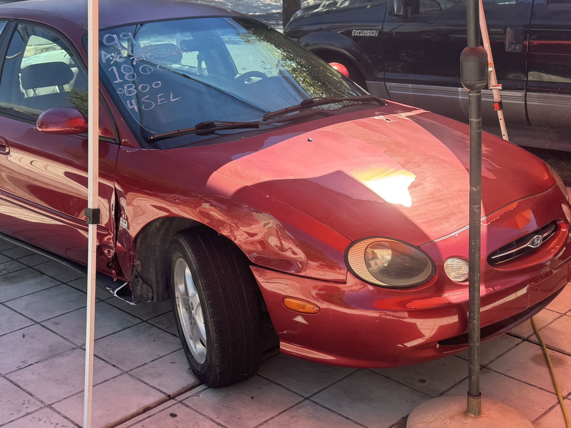 1999 Ford Taurus