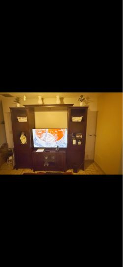 TV WALL UNIT