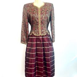 Vintage Evening  Dress Size 6P Joan Leslie Burgundy Gold Brocade Paisley
