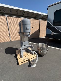 Hobart planatery dough mixer 140 quarts