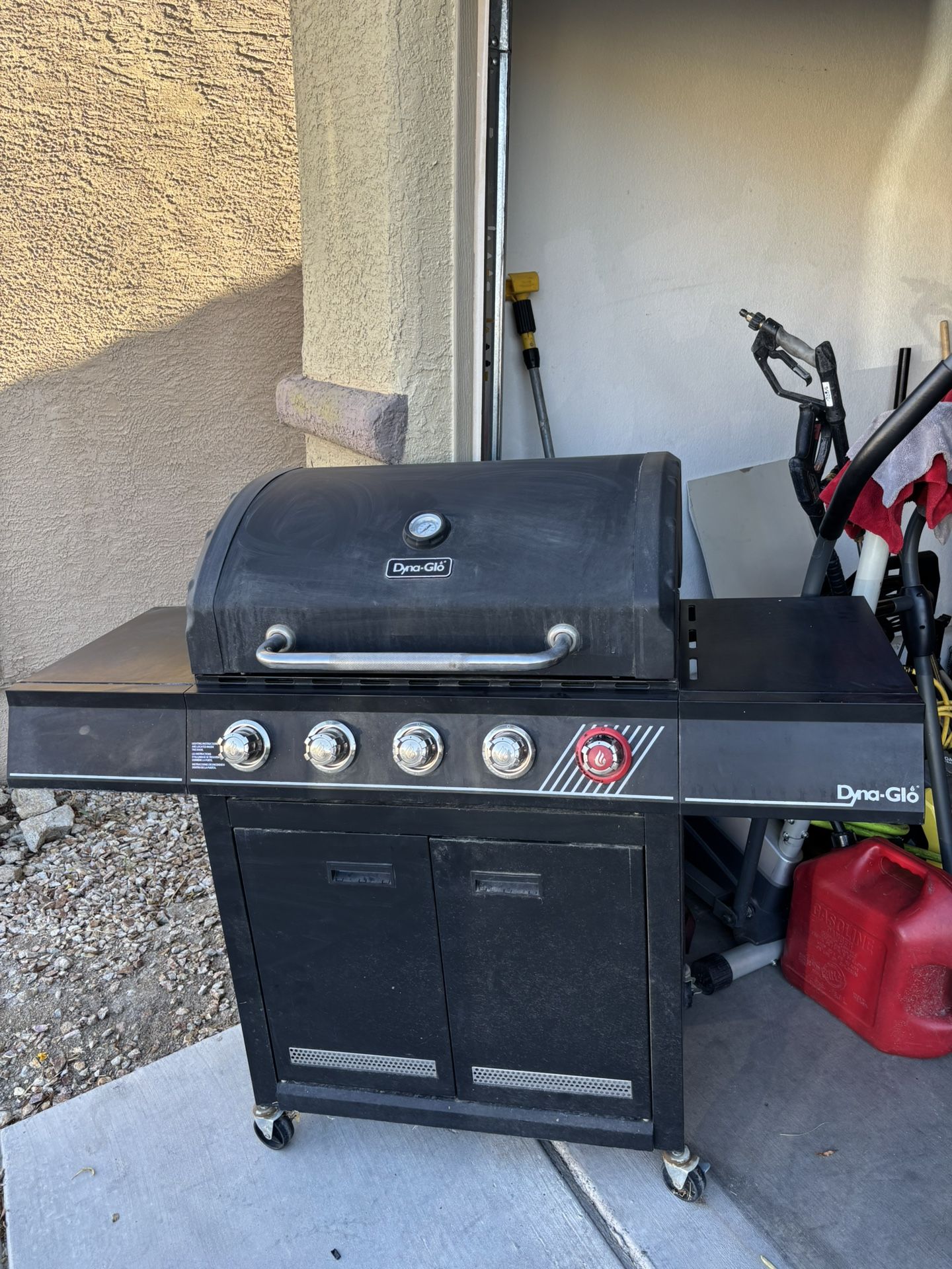 Dyna-Glo BBQ Grill