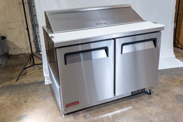 SANDWICH/SALAD PREP TABLE 2 DOOR