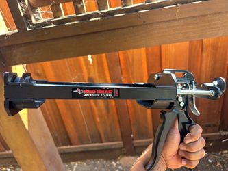Caulk gun