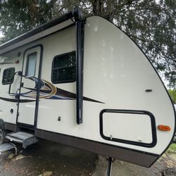 20” Trail Lite Camper Trailer 