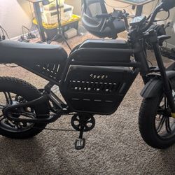 Ride1Up Revv1, Runs Awesome, Light Scratches, Great Battery Life