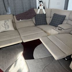 Recliner Head and leg recliner sofa with charging spots USB and C type charging spot.