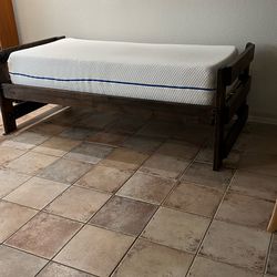 Twin XL Bed Frame/high-end mattress