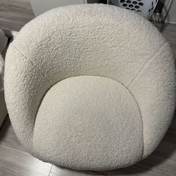 Round Swivel Chair