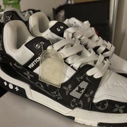 Louis Vuitton Trainer Sneaker 