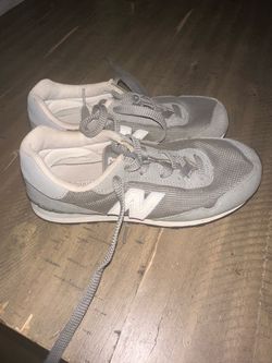 Youth New Balance  Size Y3.5