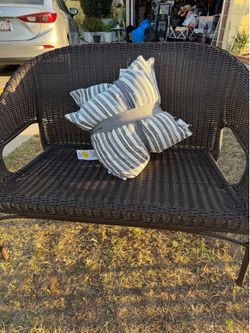 New Small patio set ( new pillows ) $50
