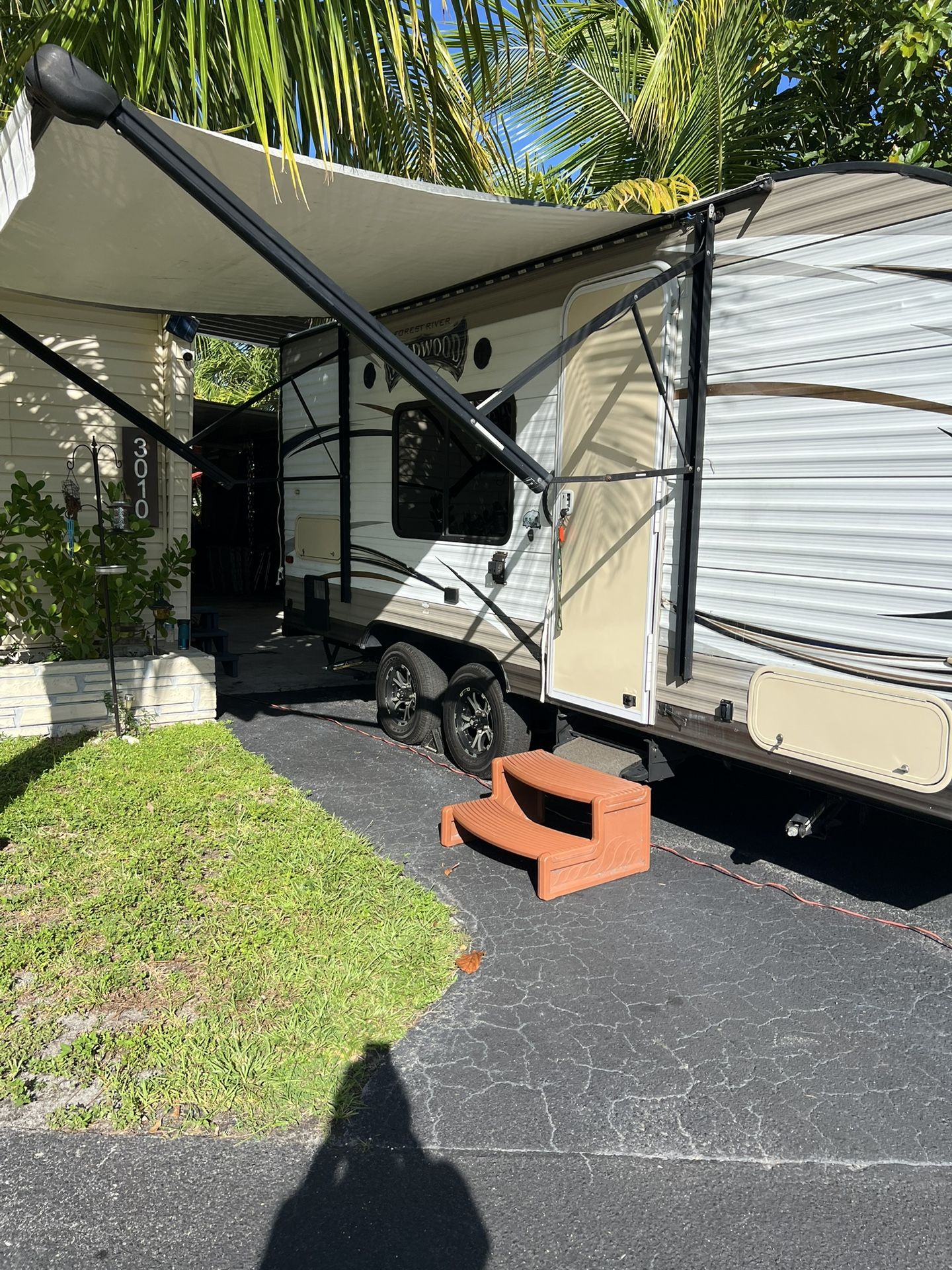 Wildwood RV From 2017 20’ Footer Fully Loaded In Pristine Condition Ready To Go