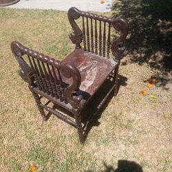 Antique 1800 Bussel Chair