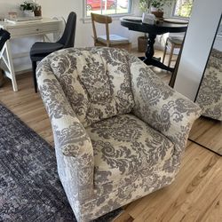 Beautiful Comfortable Swivel Rocking Chair