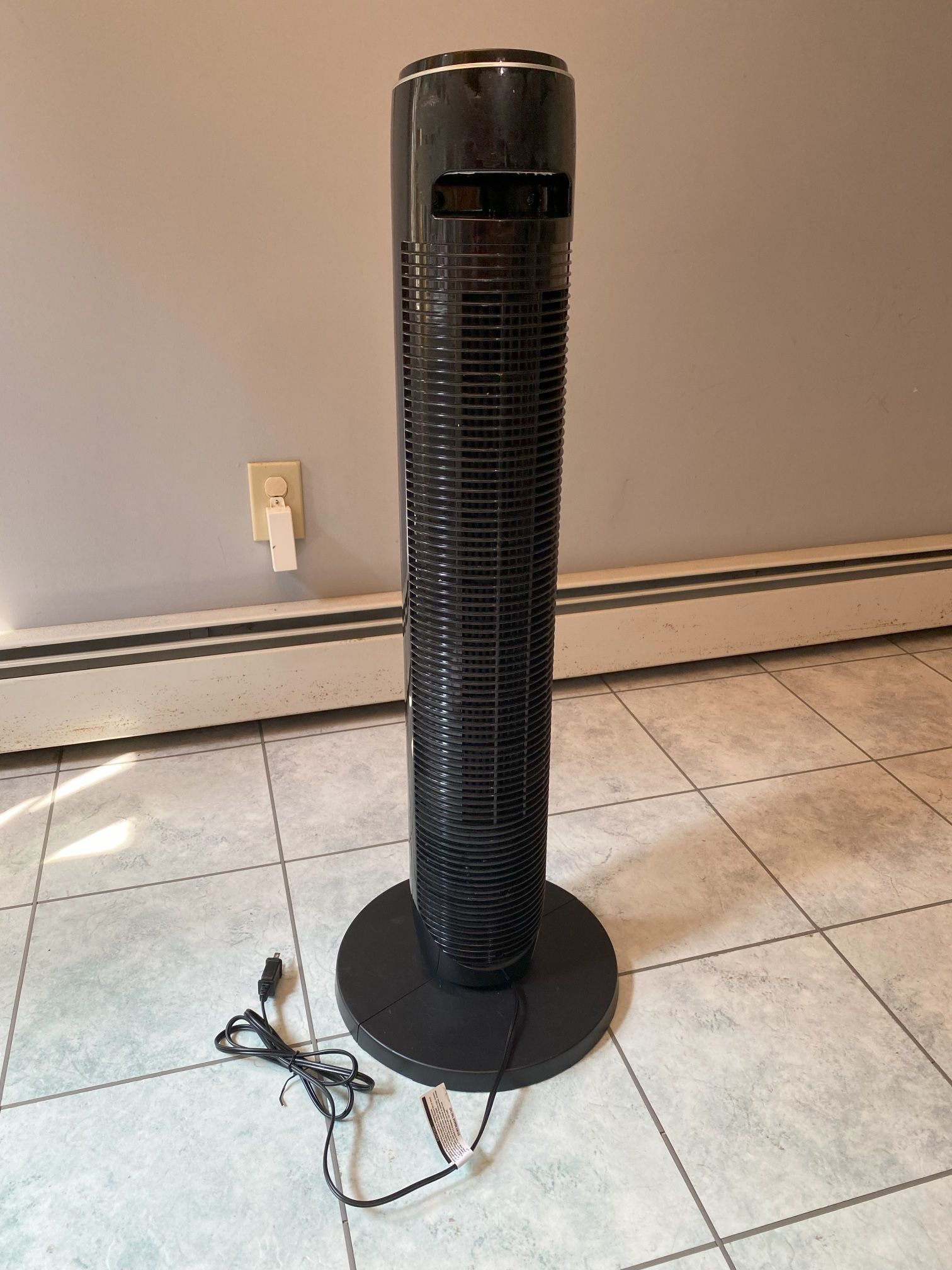 Intertek Model FZ10-19JRA Tower Fan