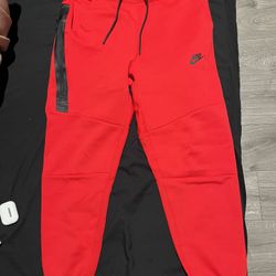 Nike Tech Sweatpants